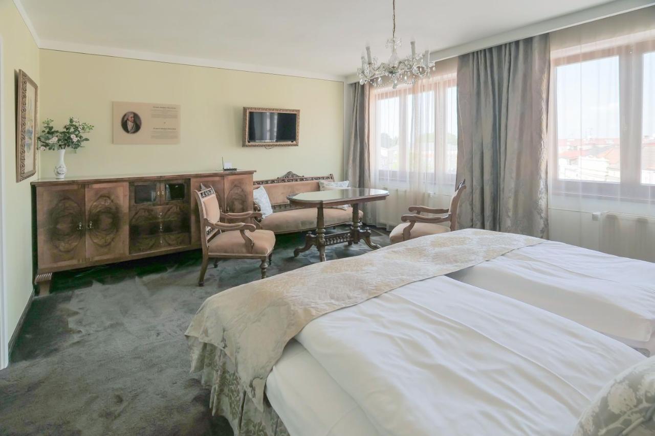 Zlata Hvezda 4* Litomysl